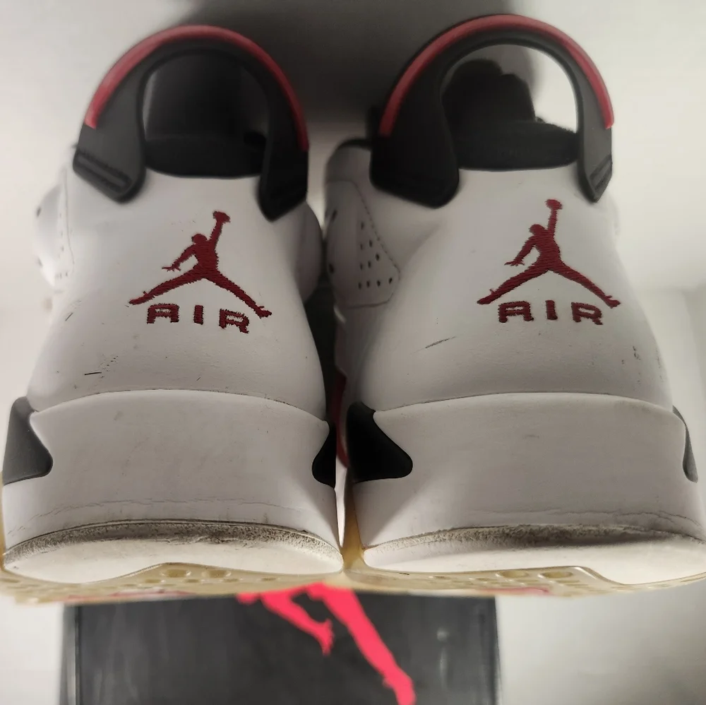 Men's Air Jordan Retro 6 Carmine Sneakers - Picture 7 of 9